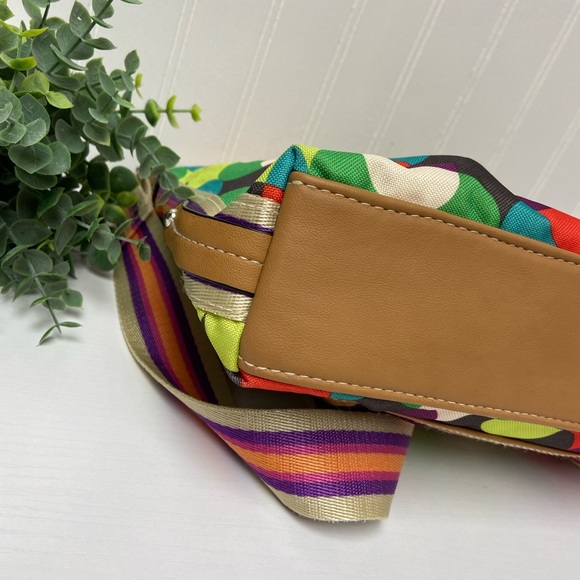 Lily Bloom Crossbody Bag - Picture 12 of 14